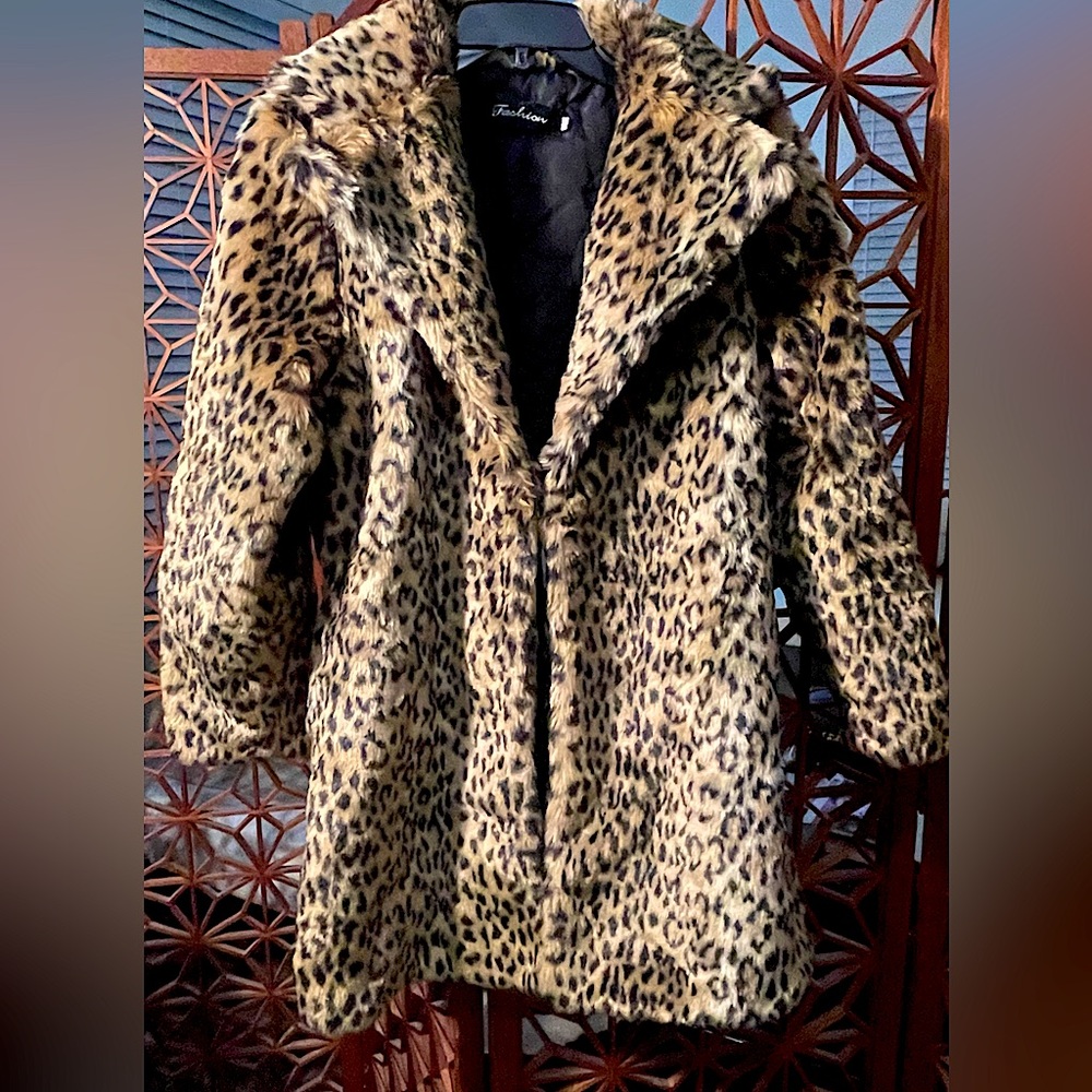 Leopard print faux fur coat